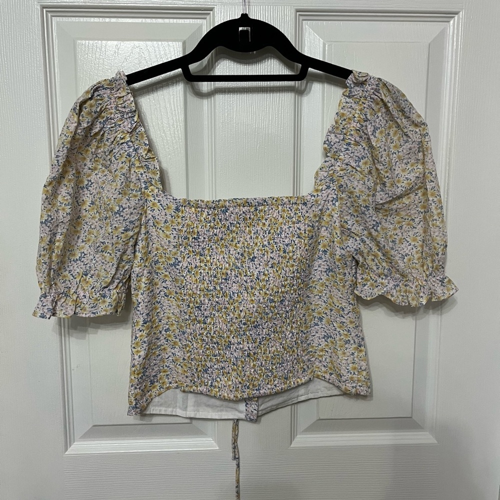 ASTR THE LABEL Clairemont Top in Yellow Green Floral puff sleeve crop XS revolve - Picture 5 of 5